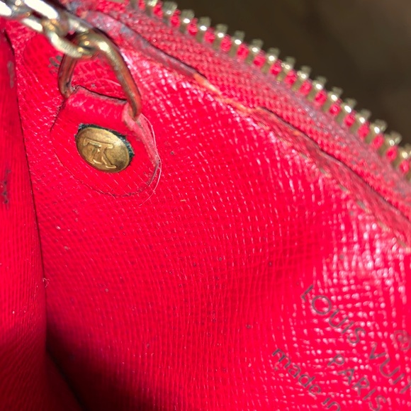 Authentic Louis Vuitton Epi Key Cles Coin Pouch - Picture 10 of 10